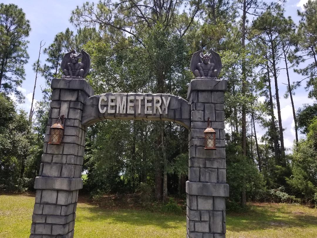 10 ft tall!! Cemetery Entrance Halloween Prop Halloween Pillars Archway Cemetery Entrance Halloween Prop Halloween Yard Art Halloween Decor - Halloween Trickery