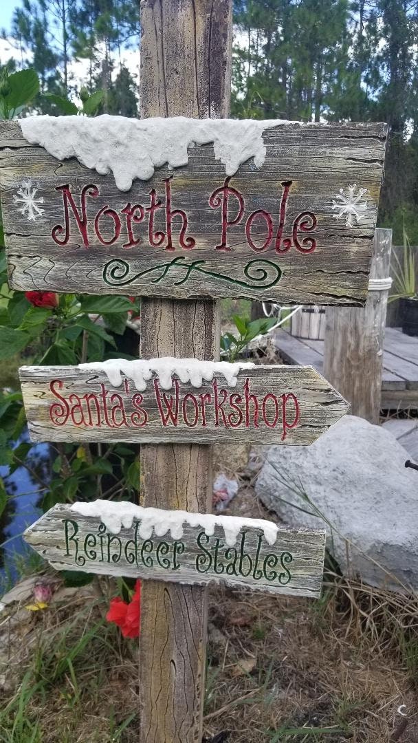 Christmas Sign "North Pole, Santa's Workshop" Home Yard Decor, Yard Decorations, Wood Sign, Christmas Decor, Christmas Sign, Christmas - Halloween Trickery