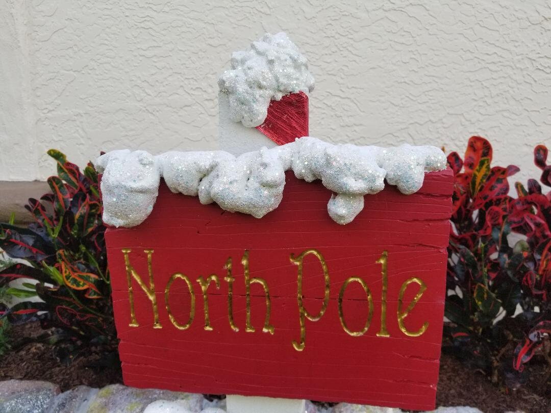 Christmas Sign "North Pole, Santa's Workshop" Home Yard Decor, Yard Decorations, Wood Sign, Christmas Decor, Christmas Sign, Christmas - Halloween Trickery