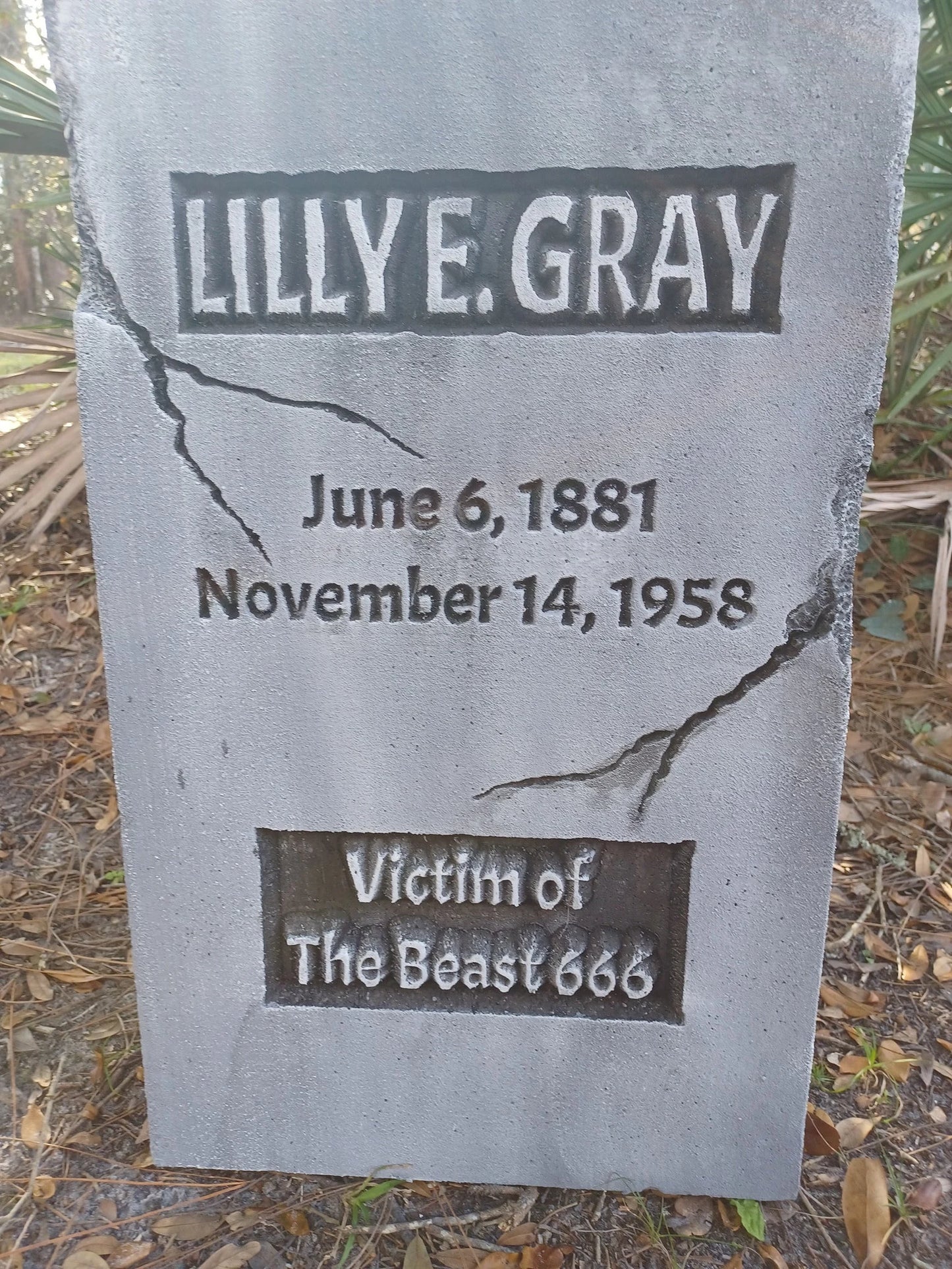 Lilly E. Gray (actual epitaph)... Halloween Prop Halloween Outdoor Decor Cemetery Tombstone Halloween Outdoor Decor - Halloween Trickery