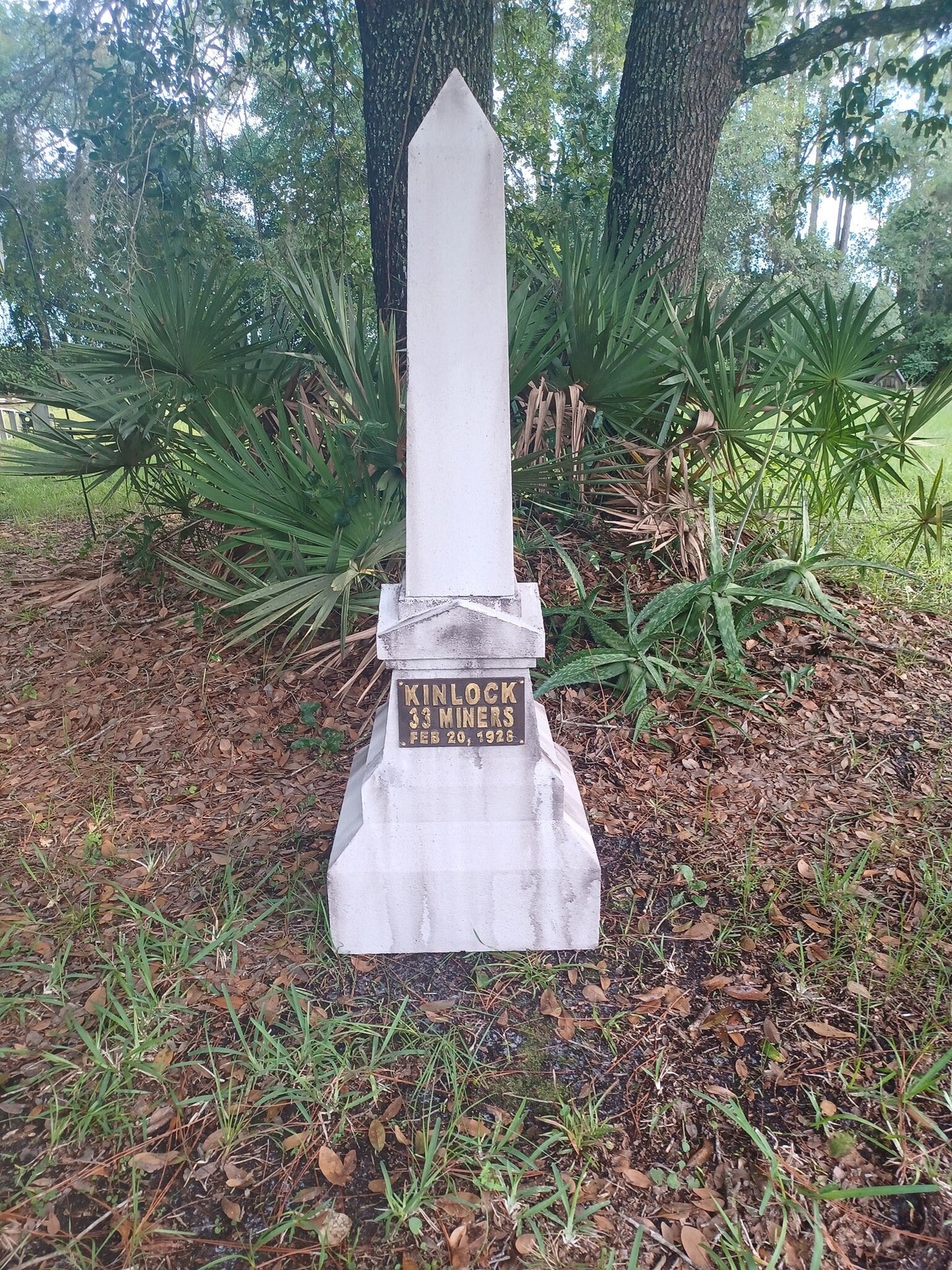 Custom Obelisk 5' Tall Halloween Tombstone Gravestone Cemetery Stone Halloween Prop Halloween Decor FREE SHIPPING - Halloween Trickery