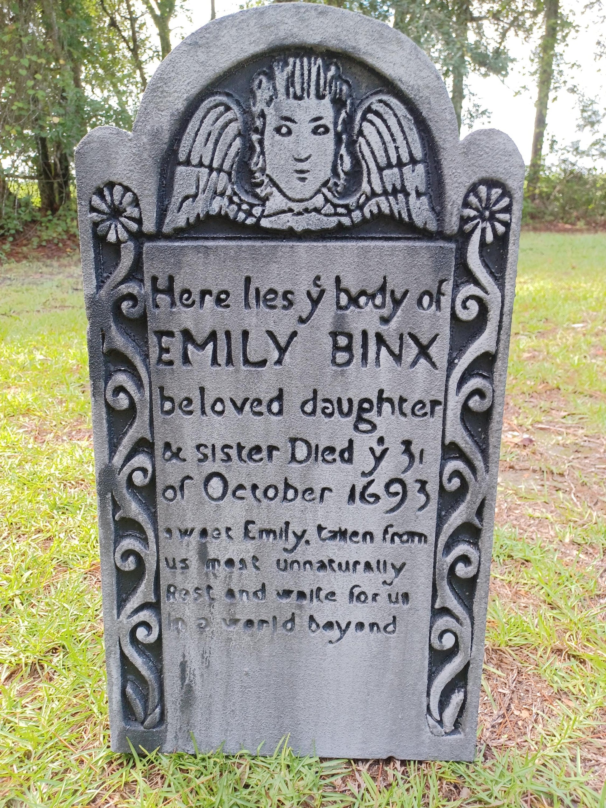 Set of 3 Hocus Pocus Tombstones Emily Binx, Thackery Binx, and Billy Butcherson Tombstones Hocus Pocus Movie Halloween Tombstone Props - Halloween Trickery