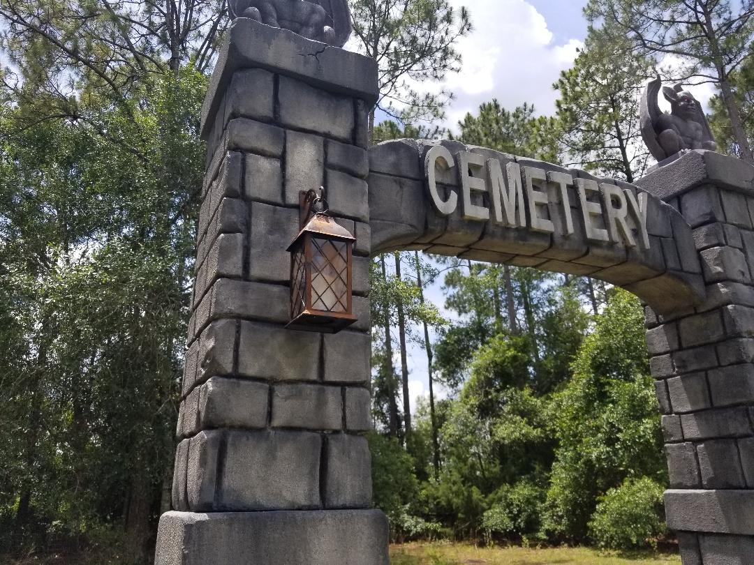 10 ft tall!! Cemetery Entrance Halloween Prop Halloween Pillars Archway Cemetery Entrance Halloween Prop Halloween Yard Art Halloween Decor - Halloween Trickery
