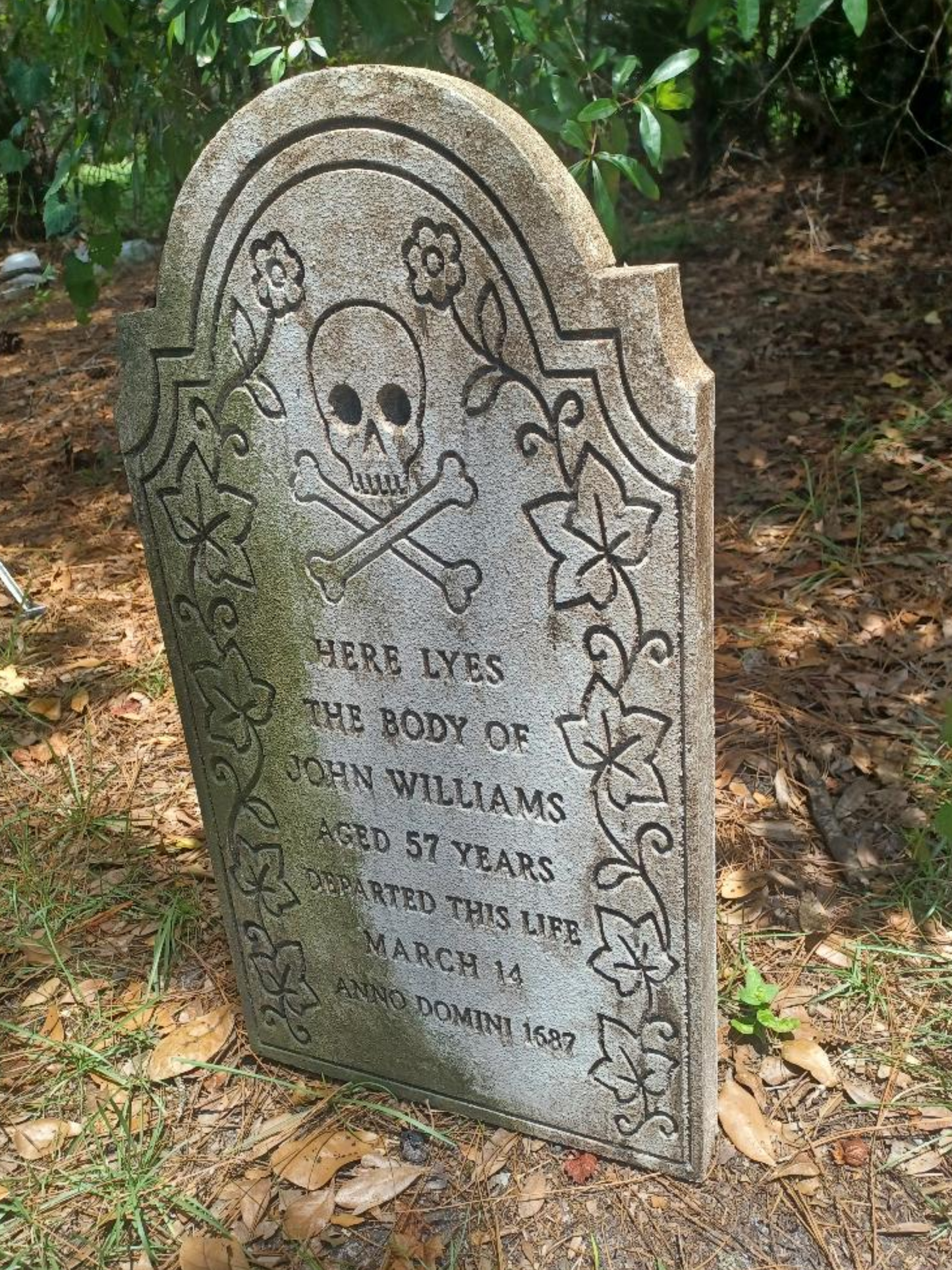 Colonial Memento Mori Tombstone – Foam Gravestone with Skull & Ivy (Personalized Memorial Option)