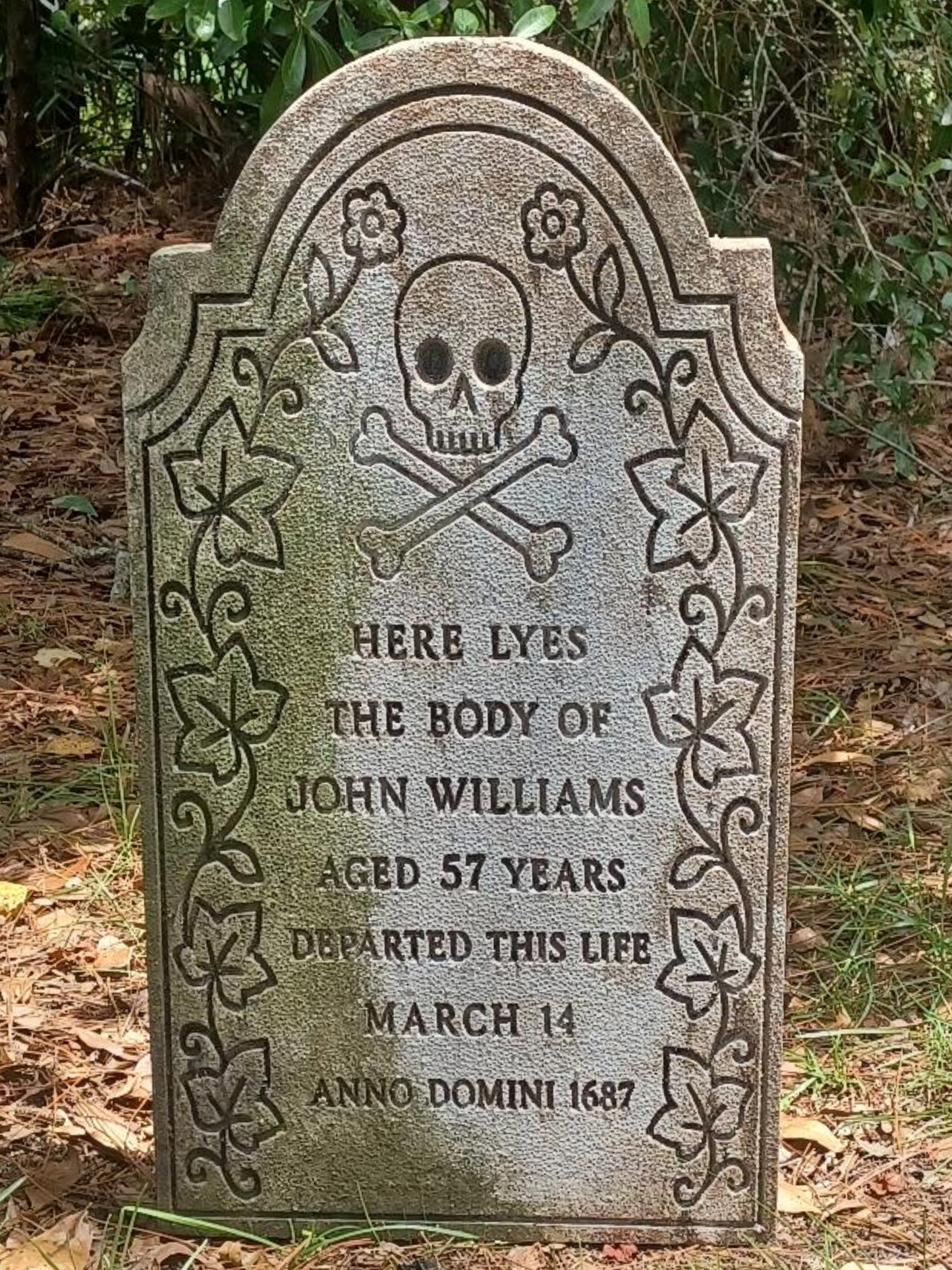 Colonial Memento Mori Tombstone – Foam Gravestone with Skull & Ivy (Personalized Memorial Option)