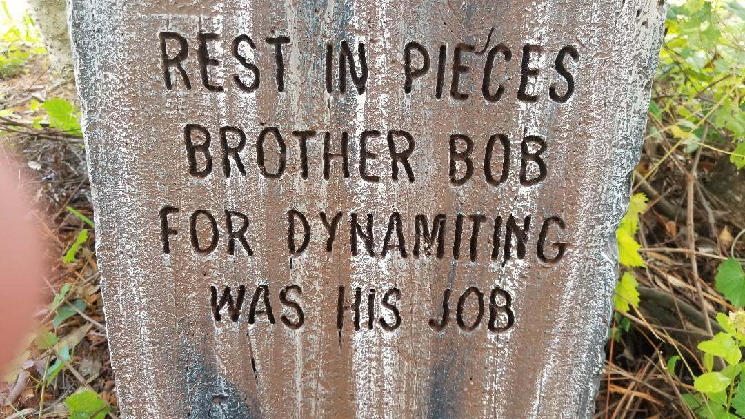 BOB Wooden Authentic Handmade Halloween Tombstones Tombstone Props Halloween Decor Yard Art - Halloween Trickery