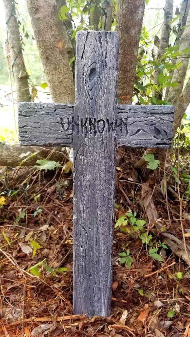 UNKNOWN RIP Cross Halloween Tombstone, Halloween Prop, Cemetery Tombstone, Halloween Decoration, Halloween Yard Art Outdoor - Halloween Trickery