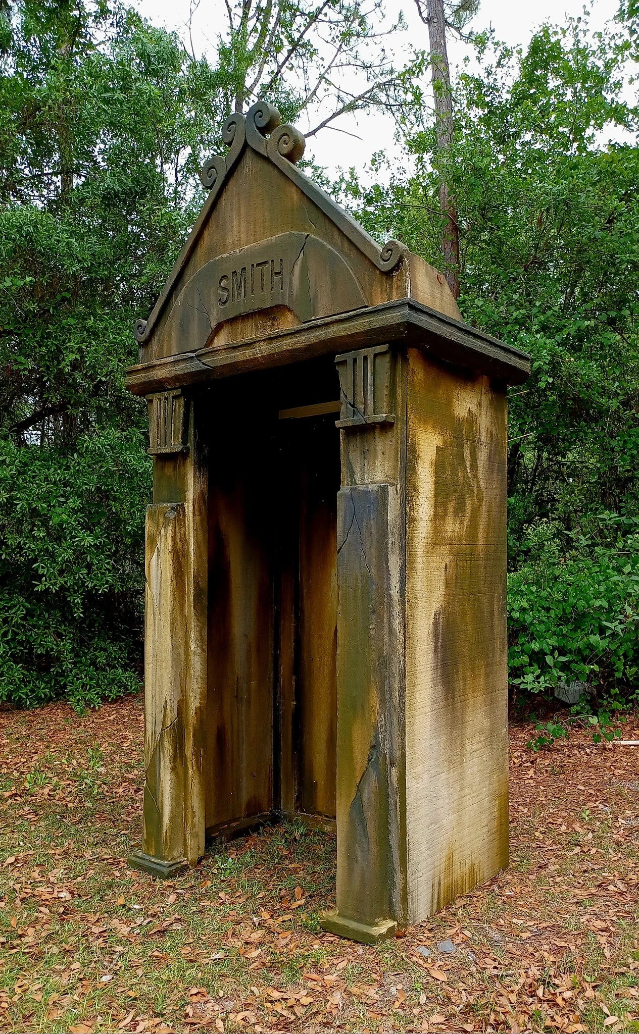 Mausoleum (Scare Actor Box) PICK UP ONLY-Florida - Halloween Trickery