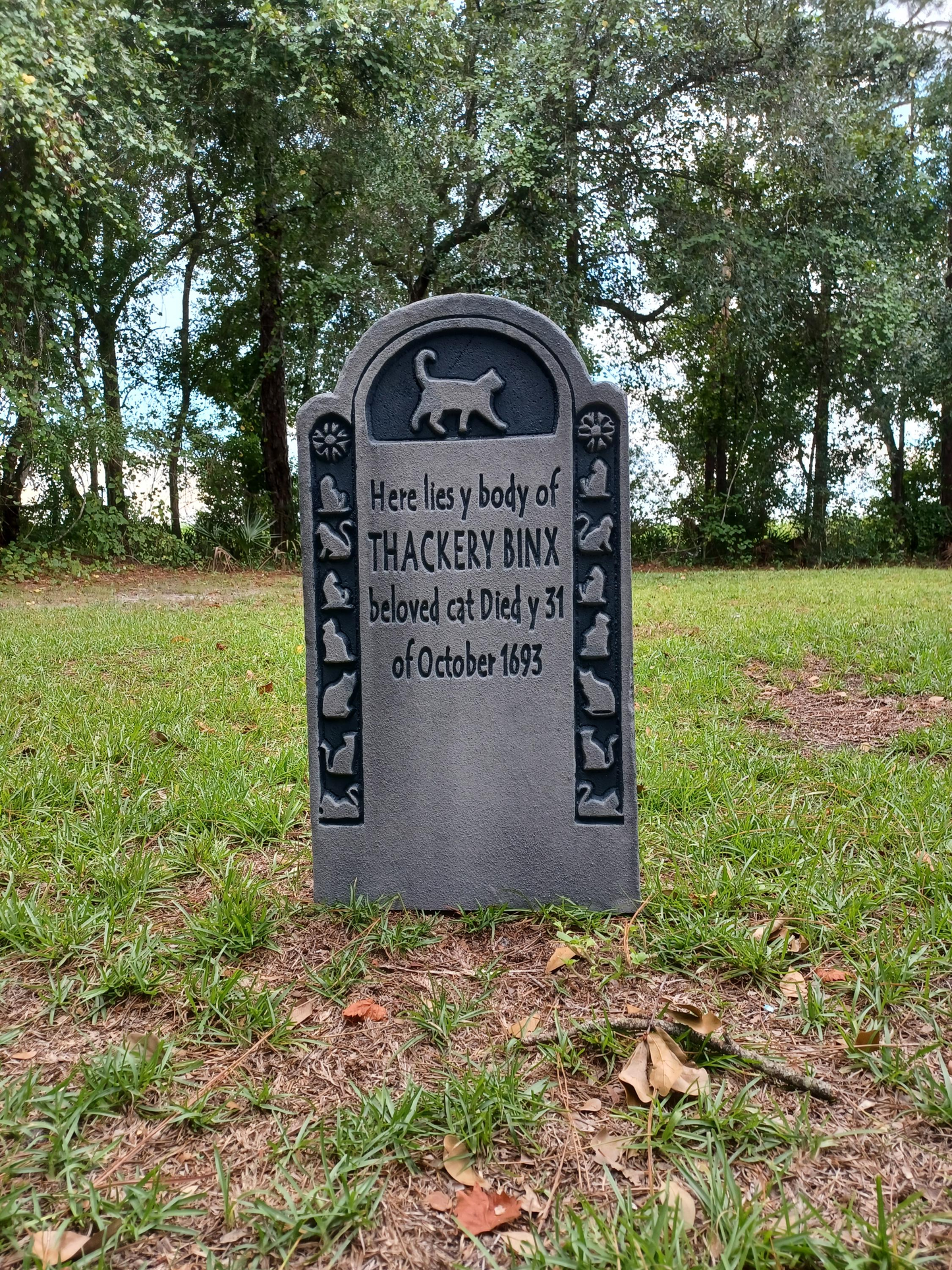 Thackery Binx Tombstone: Hocus Pocus Halloween Prop