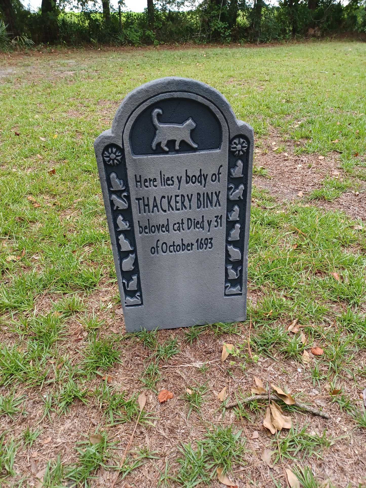 Thackery Binx Tombstone: Hocus Pocus Halloween Prop
