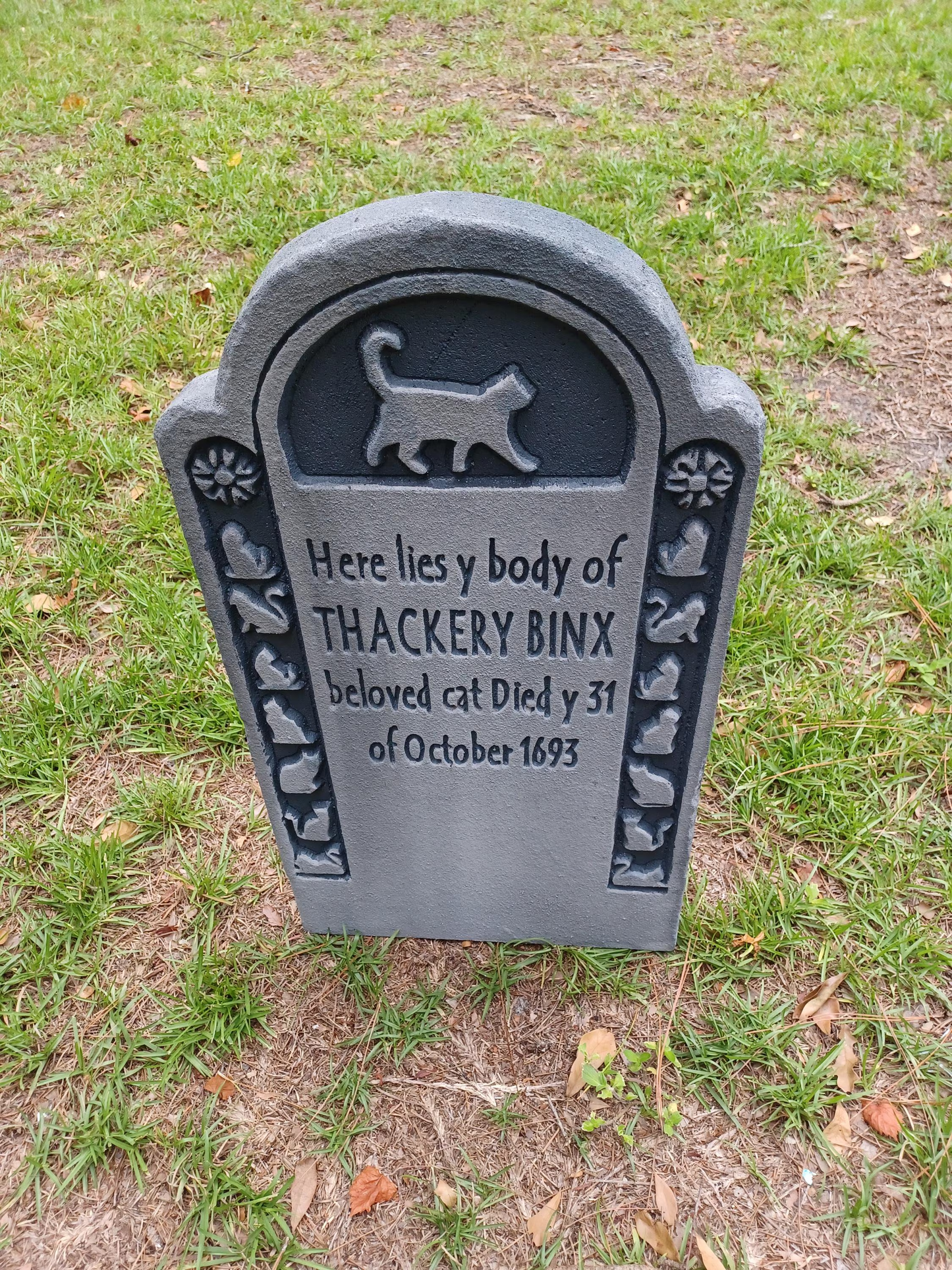 Thackery Binx Tombstone: Hocus Pocus Halloween Prop
