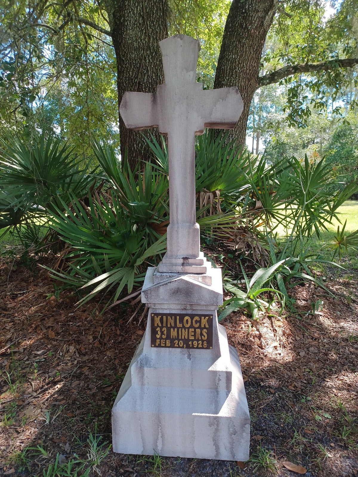 PERSONALIZED Obelisk 5' Tall Halloween Tombstone Gravestone Cemetery Stone Halloween Prop Halloween Decor FREE SHIPPING - Halloween Trickery
